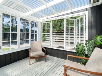 Hidden Mount Retreat – Cottage, Studio & Garden