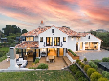 A touch of Tuscany in St Clair