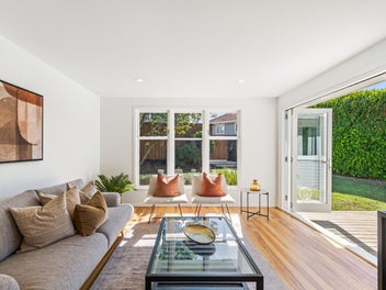 Sun, style & peninsula living on Toru Street