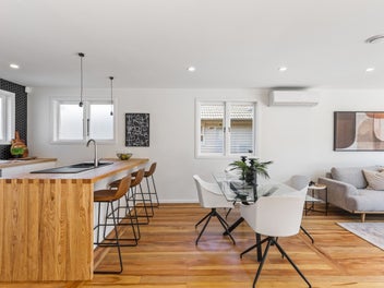 Sun, style & peninsula living on Toru Street