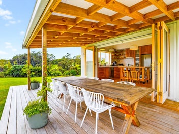Te Whau Cottage - small scale, big style