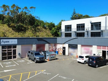 Image 1 of 7
