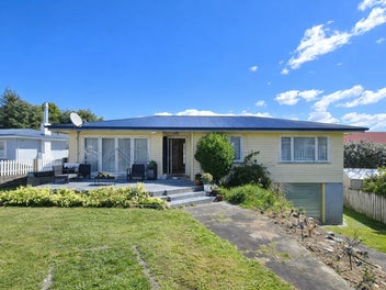 PRICE REDUCED! PERFECT FIRST HOME OR INVESTMENT