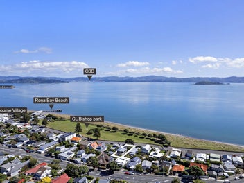 Immaculate Seaside Family Paradise