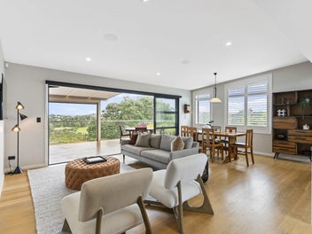 Spacious family living, spectacular views