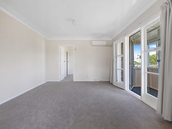 Charming Brick & Tile Gem in Papatoetoe