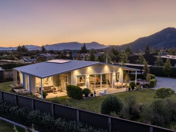 Lake Hawea Lifestyle on 2074sqm