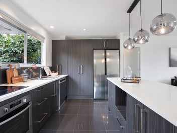 Modern Living with Extra Space!