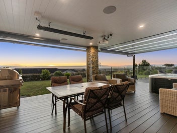 SERIOUS SALE, VENDORS PURCHASED!