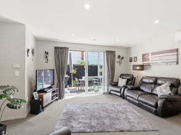 Secure 60+ Townhouse Offering Comfort and Ease