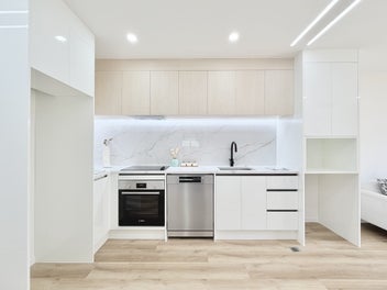 Brand New! Stylish Living in Mangere Bridge