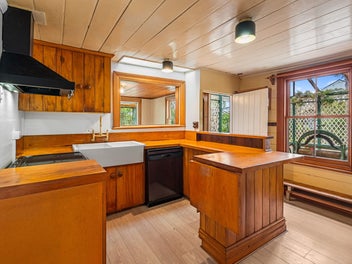 Cherry Rowe Cottage - A Historic Gem