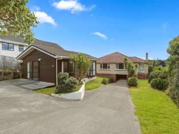 809m² Land with two separate dwellings