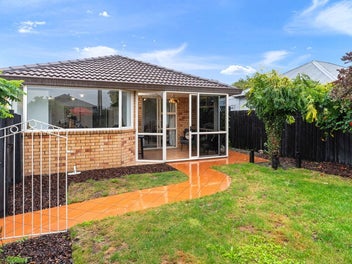 Lock and Leave 3 Bedroom, Double Garage