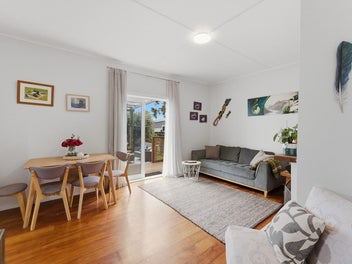 Classic Kiwi Living with a Front-Row Seat