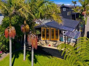 A Hidden Oakura Retreat – Vendors Committed Els