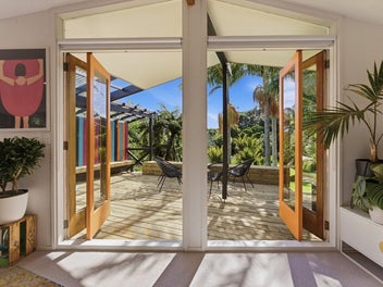 Vibrant Beach Retreat Nestled in Nature