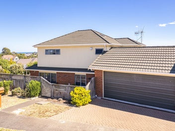 Lovely location, layout and leisure