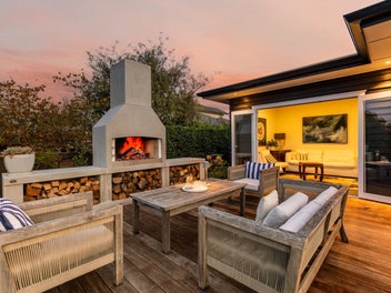 Refined Living in Sought After Location