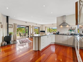 Elegance Personified X 2 (4.0Ha) Classic car l...