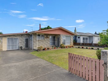 Spacious Family Home and a Backyard That Delivers