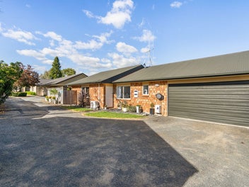 More on Moore - Modern, Private & Easy Living