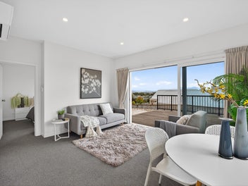 Modern, Sunny and Easy-Care