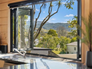 Executors Instructions Clear - It's to be SOLD!