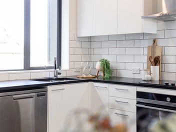 EASY, SOUTH COAST LIVING!