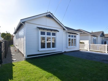 Fully Renovated Coastal Living in St Kilda