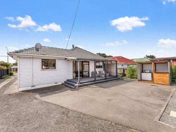 Move Fast – This Classic 1950s Gem Won’t Last!