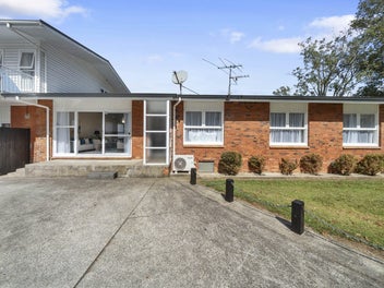 'Brick &- Styled' Lovely 4 Bedroom Home