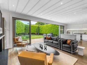 Coastal Charm Meets Contemporary Living