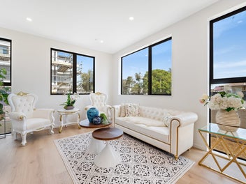 Award-Winning Kiwi Designer | Macleans School Zone