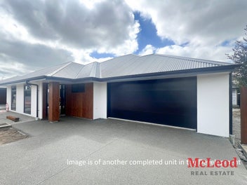 Image 1 of 7