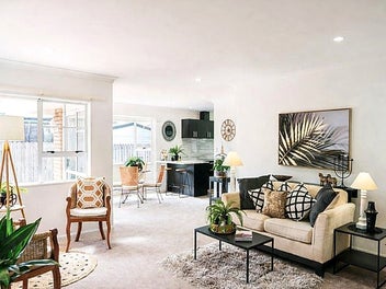 Sun-Filled Modern Brick Haven in Pahurehure