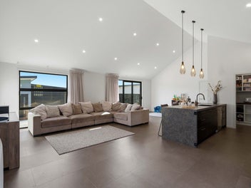 Exceptional Elegance On Elles