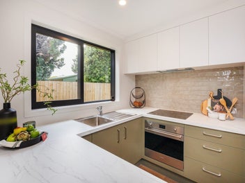 THE PERFECT LOCK-UP & LEAVE