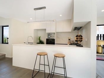 No Plan B for vendors Must Sell at Auction!!!!!!!