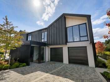 Easy living, elevated views