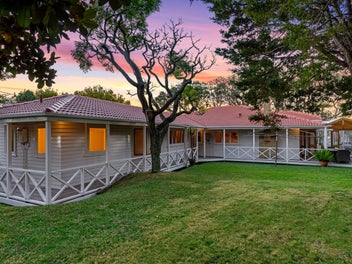 A Quarter Acre Kiwi Dream Alive.