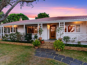 Forever family home in peninsula