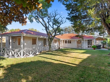 Forever family home in peninsula