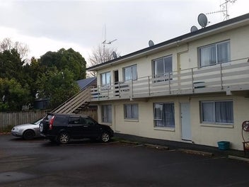 Image 1 of 7