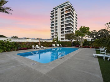 World Class Views from Iconic Waterfront Landmark