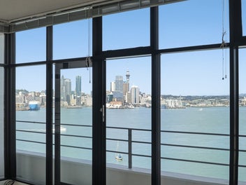 World Class Views from Iconic Waterfront Landmark