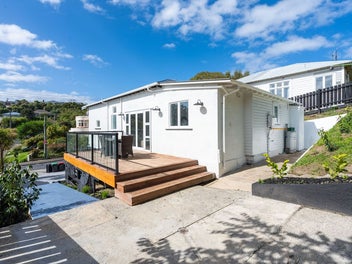 Renovated Family Home + Airbnb Option