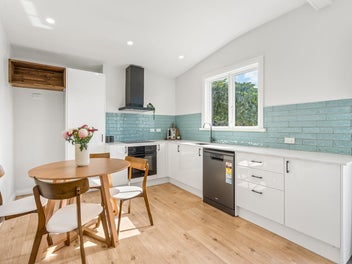 Renovated Family Home + Airbnb Option