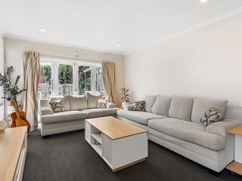 Kiwi slice with so many options!