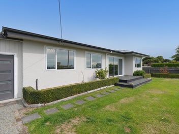 Rural outlook with indoor-outdoor flow